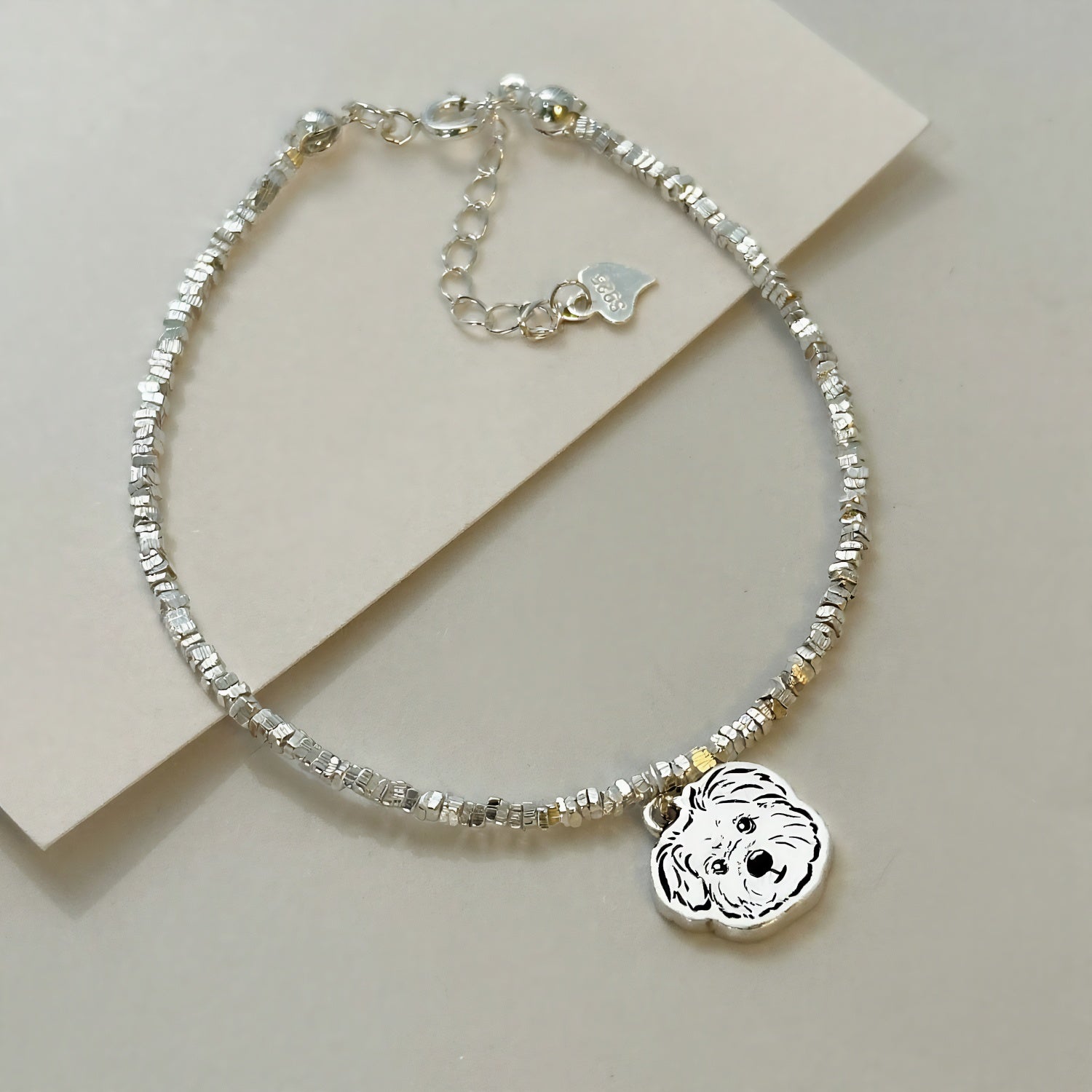 Close-up on our Dog Crushed Silver Pet Face Bracelet