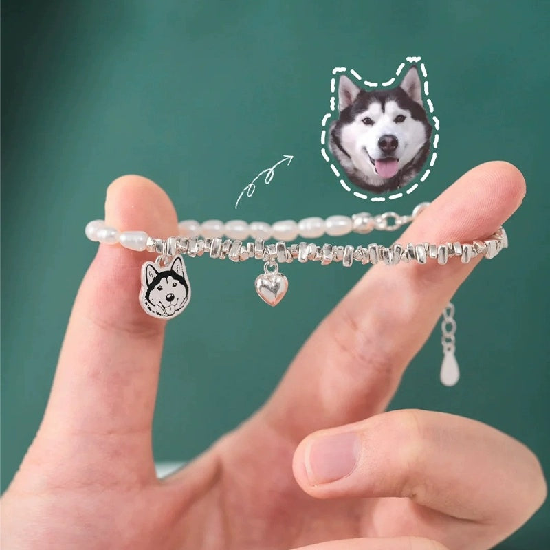 
Close-up of the Heart Pendant on our Dog Pearl Pet Face Bracelet Pendant and the transform from pet photo.